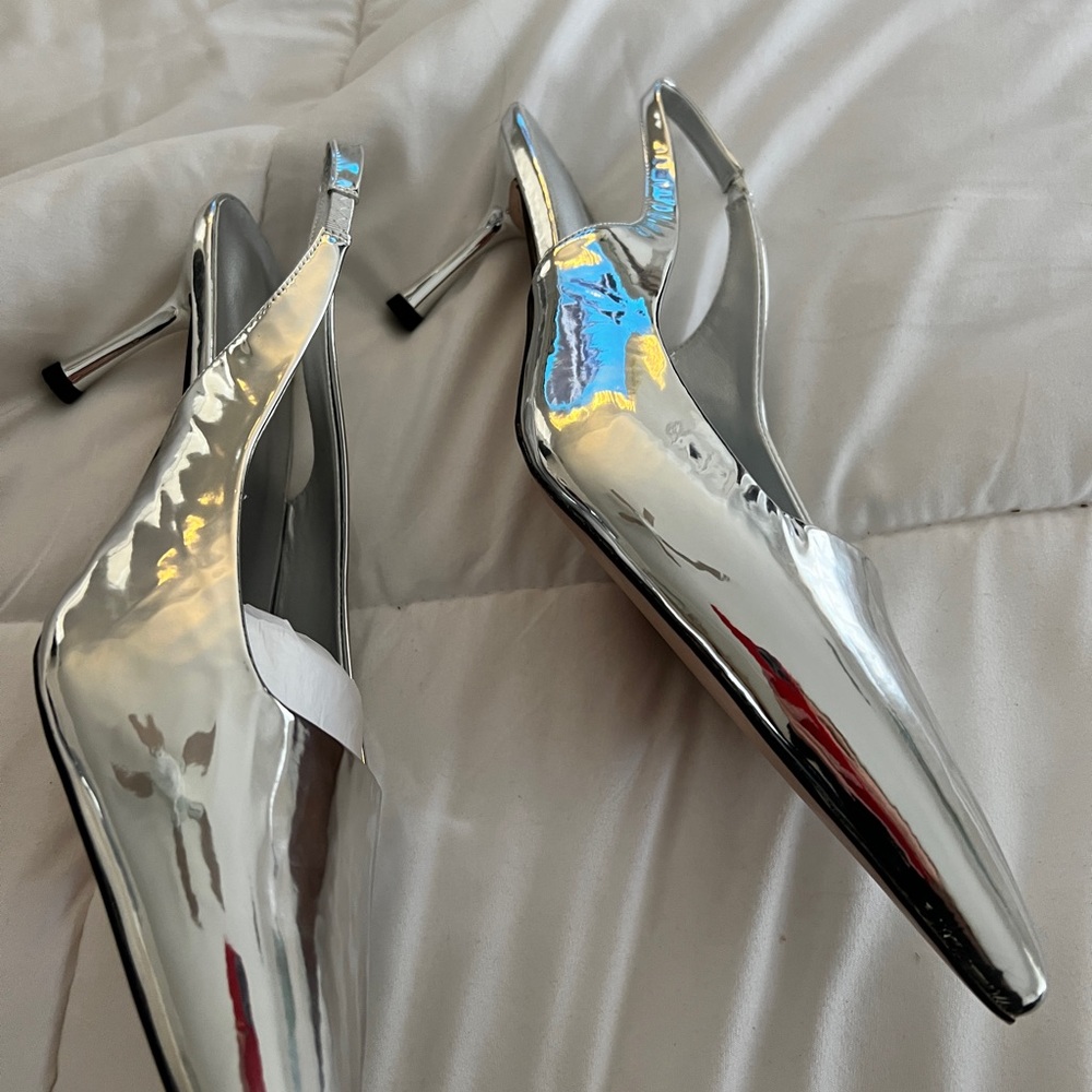 SILVER SLINGBACKS - Picture 3 of 4